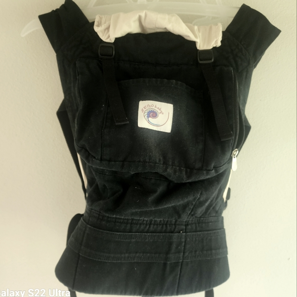 Ergo Baby Organic Baby Wearing Carrier Black